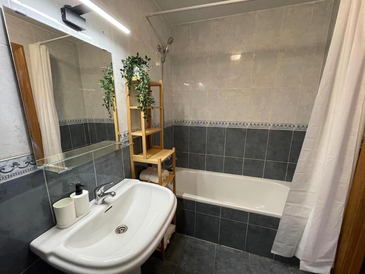 Apartamento Y Piso Frente Al Mar Con Vistas En غاروشا المظهر الخارجي الصورة